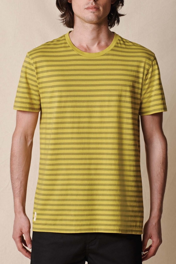 Globe Horizon Striped Marškinėliai| Surfwax Surf stiliaus aprangos parduotuvė nuo 2010| Laisvalaikio Apranga