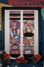 American Socks Día De Los Muertos Kojinės| Surfwax Surf stiliaus aprangos parduotuvė nuo 2010