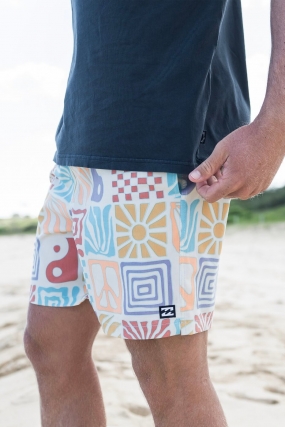 Billabong Good Times Layback 16" Board Shorts for Men| Surfwax Surf Clothing shop since 2010
