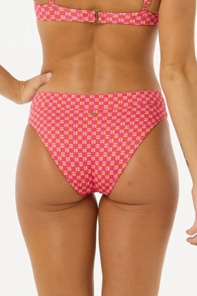 Ripcurl Shell Cove Bikini| Maudymosi Kelnaitės | Surfwax Surf stiliaus aprangos parduotuvė nuo 2010| Laisvalaikio Apranga