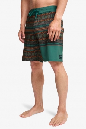Billabong Burleigh Pro 18" Šortai Vyrams| Surfwax Surf stiliaus aprangos parduotuvė nuo 2010| Plaukimo Šortai