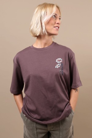 Oxbow Dealer Women's T-Shirt | Color Raisin | Surfwax