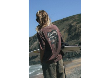 Oxbow Dealer Women's T-Shirt | Color Raisin | Surfwax