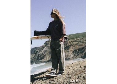 Oxbow Dealer Women's T-Shirt | Color Raisin | Surfwax