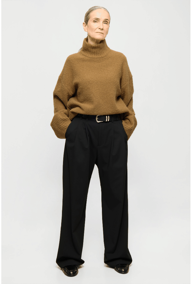 Elvine Neija Women's Sweater | Bronze | Surfwax