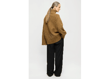 Elvine Neija Women's Sweater | Bronze | Surfwax