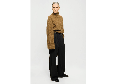 Elvine Neija Women's Sweater | Bronze | Surfwax
