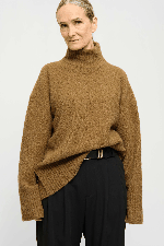 Elvine Neija Women's Sweater | Bronze | Surfwax