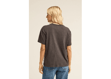 Billabong Adiv Wonderer Tom Boy Moteriški Marškinėliai | Black Sands | Surfwax