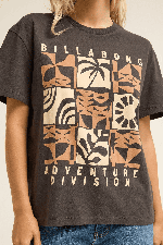 Billabong Adiv Wonderer Tom Boy Moteriški Marškinėliai | Black Sands | Surfwax
